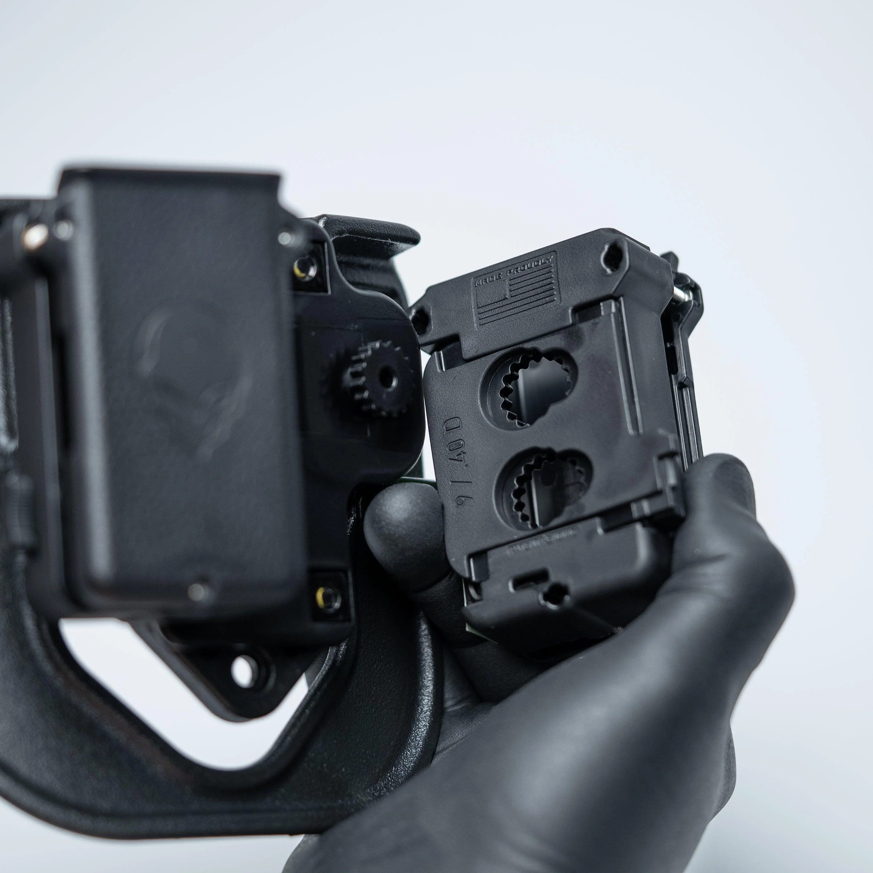 Double Cloak Mag Carrier - Image 3